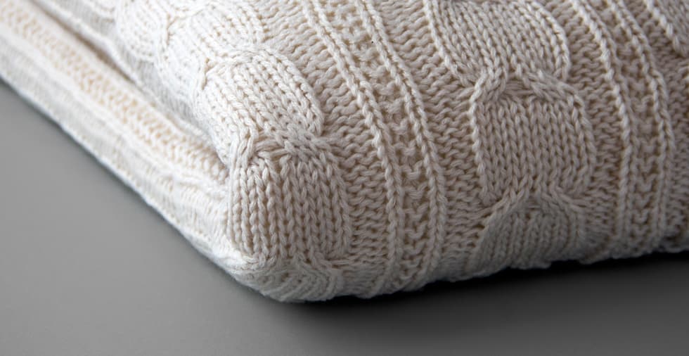 Nunchi Cable Knit Blanket with Fleece Lining
