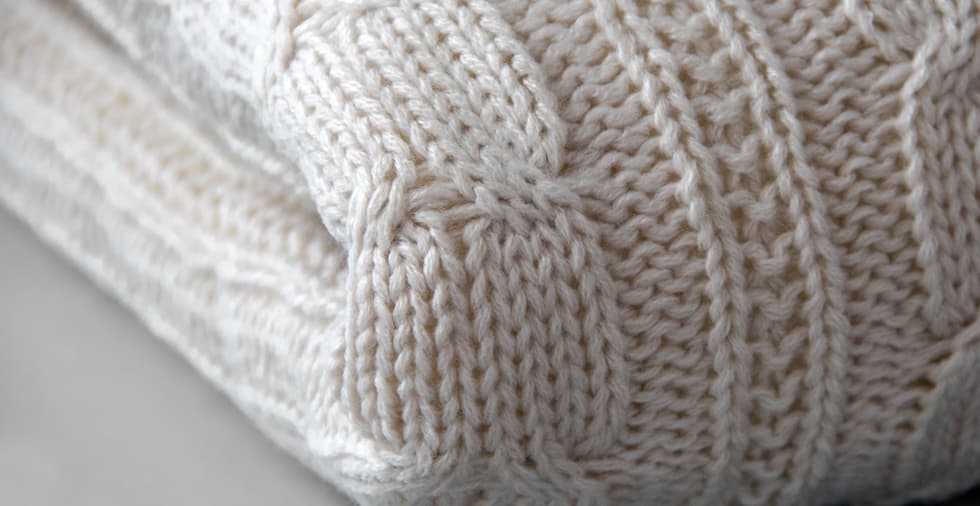Nunchi Cable Knit Blanket with Fleece Lining