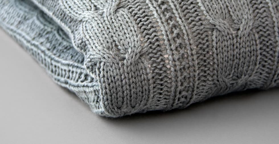Nunchi Cable Knit Blanket with Fleece Lining